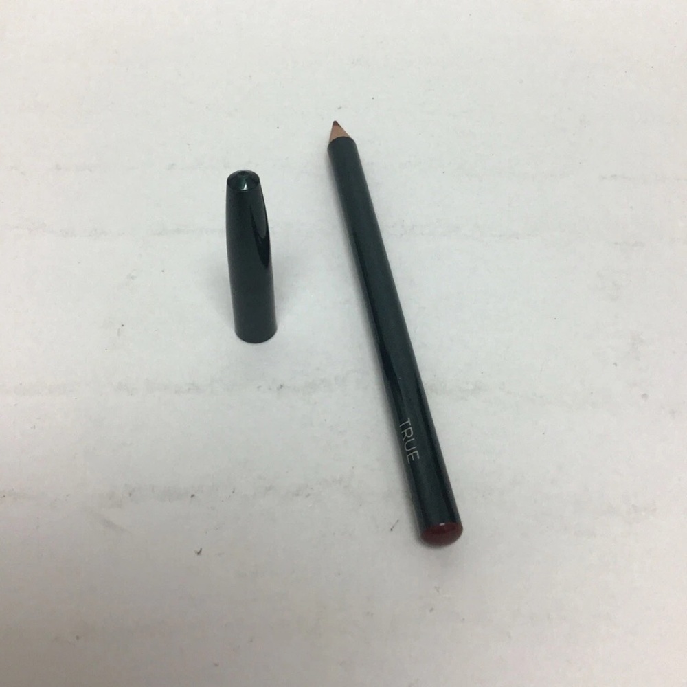 💋💄True | Lip Definer Pencil #5 | 0.04 oz | NWOB  bundle of 4